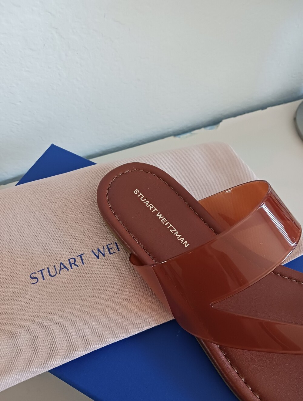 Stuart Weitzman Remy Toe Strap Sandal - Picture 4 of 6